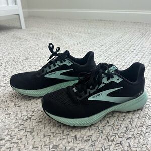 Brooks Women's Black and Mint Athletic Shoes